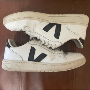 Veja V10 Women’s White and Black Sneakers size 39M